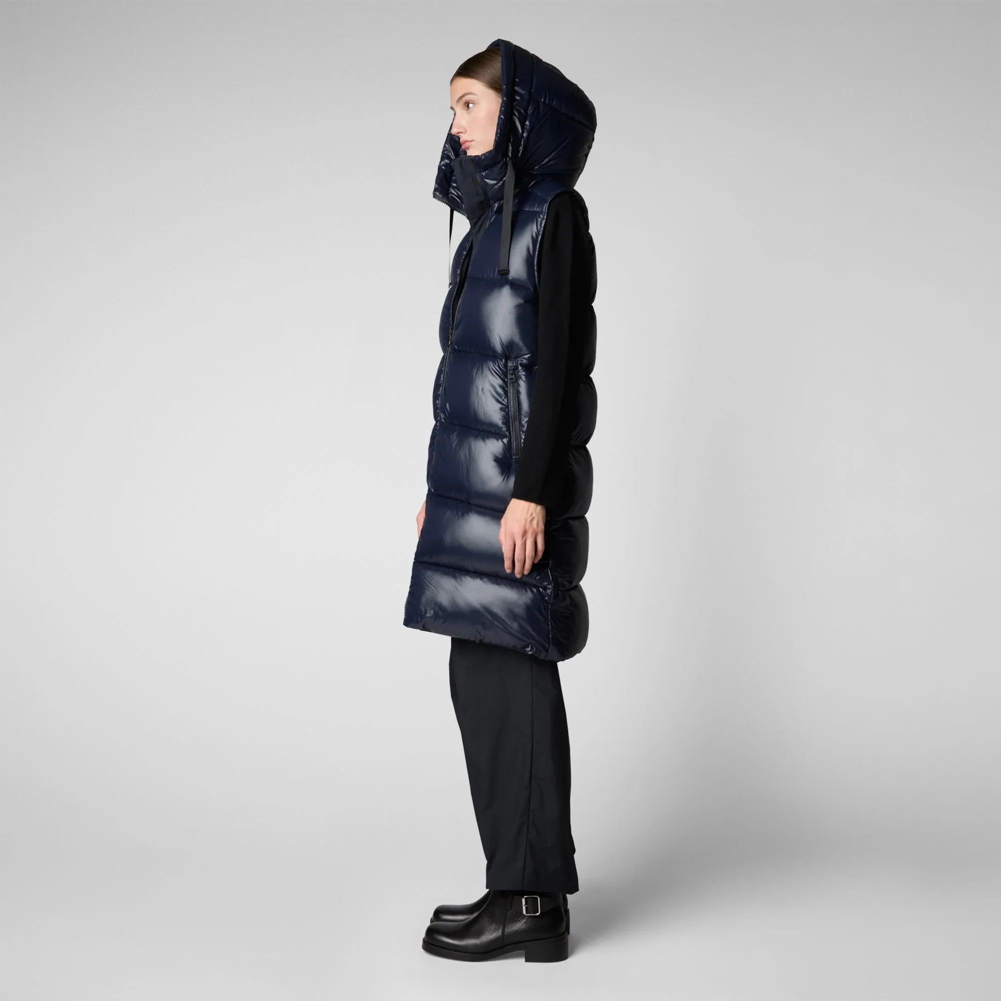 Woman's hooded vest Iria in blue black